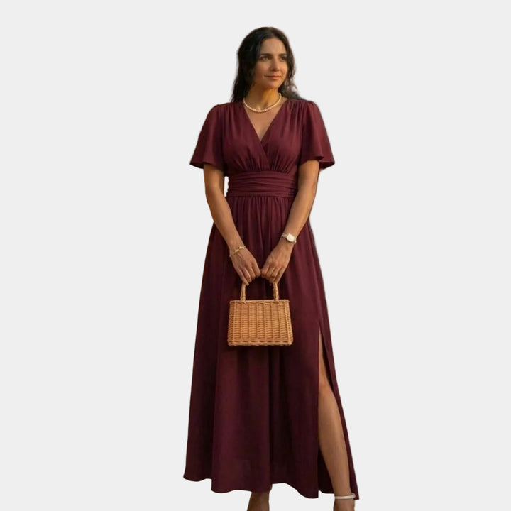 Eterna | Rochie Lungă Elegantă Neagră cu Decolteu în V, Mâneci Transparente și Fanta